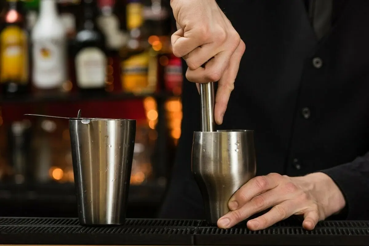 Pro French Steel Cocktail Shaker 4 Pro French Steel Cocktail Shaker - Image 4