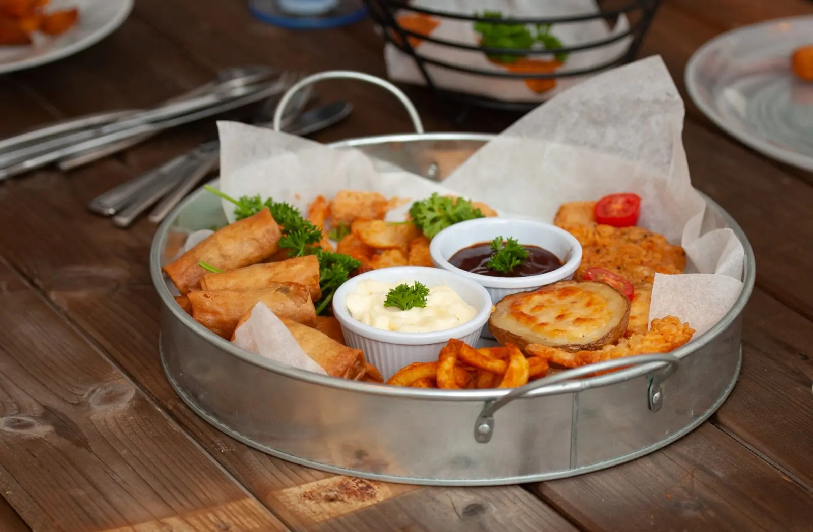 12″ Round Serving Platter Galvanised Tin 9 12″ Round Serving Platter Galvanised Tin - Image 9