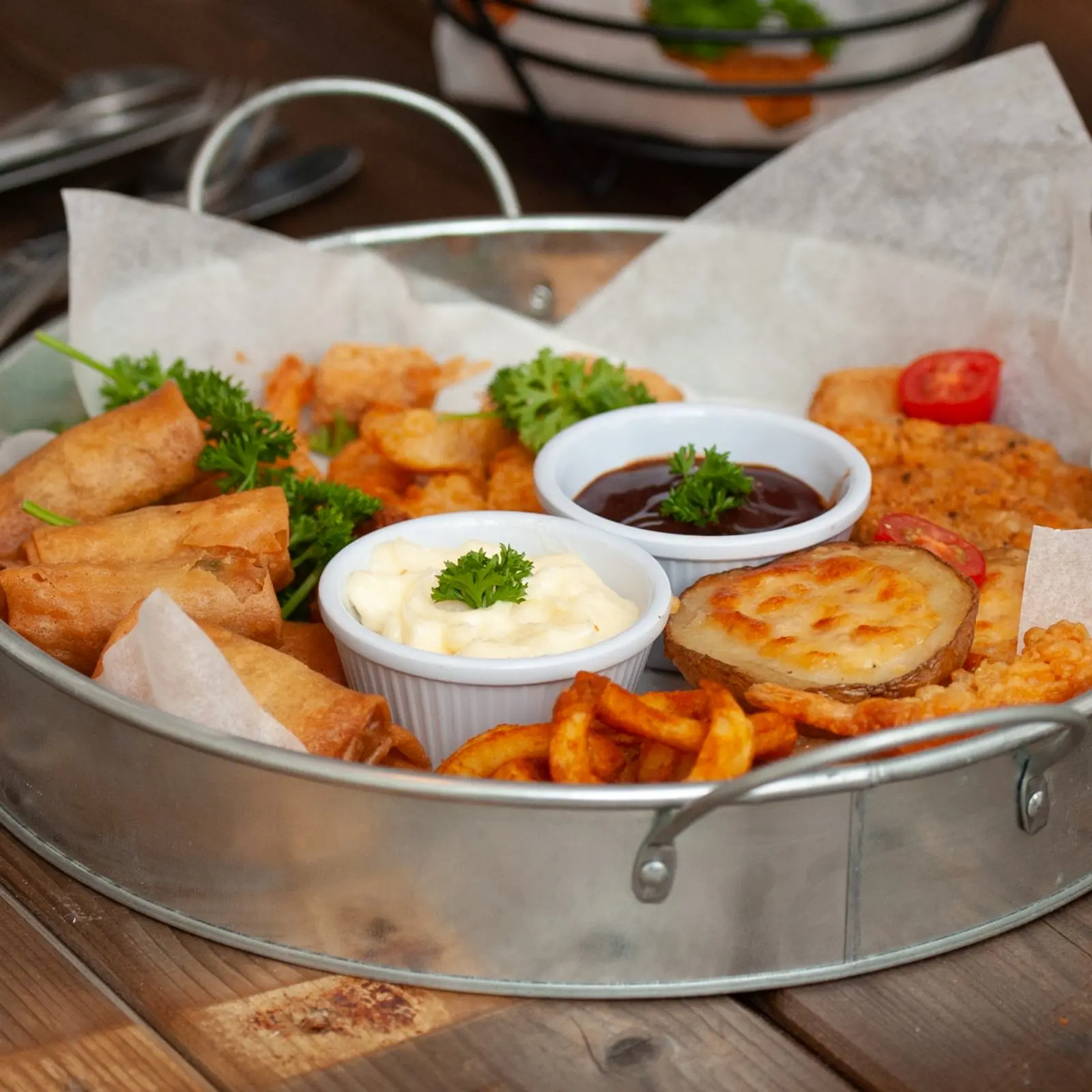 12″ Round Serving Platter Galvanised Tin 8 12″ Round Serving Platter Galvanised Tin - Image 8