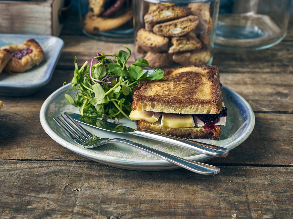 Terra Porcelain Seafoam Coupe Plate 24cm - Pack of 6 3 Terra Porcelain Seafoam Coupe Plate 24cm - Pack of 6 - Image 3