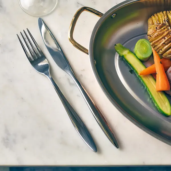 Genware Teardrop Table Knife 18/0 (Dozen) 2 Genware Teardrop Table Knife 18/0 (Dozen) - Image 2