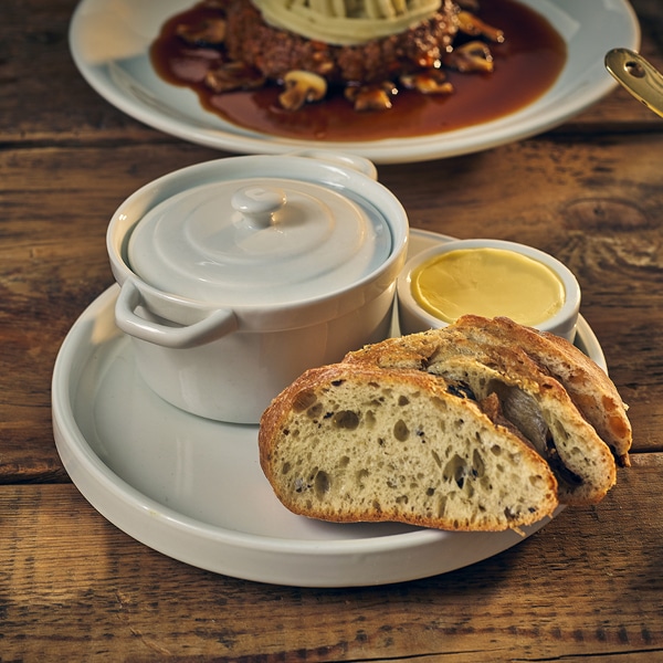 Genware Porcelain Covered Mini Casserole Dish 10.5cm/ 4" - Pack of 6 3 Genware Porcelain Covered Mini Casserole Dish 10.5cm/ 4" - Pack of 6 - Image 3