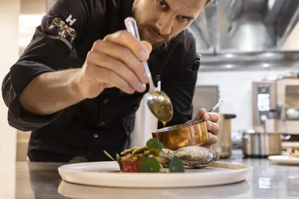 Lunar White Hygge Flat Plate 28cm - Pack of 6 4 Lunar White Hygge Flat Plate 28cm - Pack of 6 - Image 4