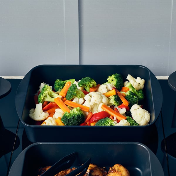 GenWare Non-Stick Cast Aluminium Roaster 40 x 27cm 2 GenWare Non-Stick Cast Aluminium Roaster 40 x 27cm - Image 2