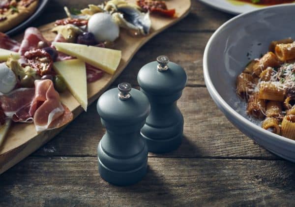 Olive Green Wooden Salt/ Pepper Grinder 10cm 3 Olive Green Wooden Salt/ Pepper Grinder 10cm - Image 3