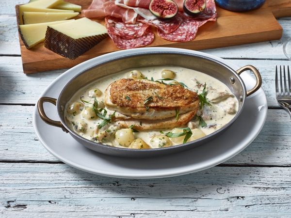 GenWare Vintage Steel Oval Dish 24.5 x 17.5cm - Pack of 6 4 GenWare Vintage Steel Oval Dish 24.5 x 17.5cm - Pack of 6 - Image 4