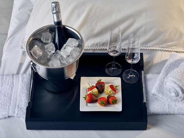 GenWare Solid Black Butlers Tray with Metal Handles 45 x 33cm 2 GenWare Solid Black Butlers Tray with Metal Handles 45 x 33cm - Image 2