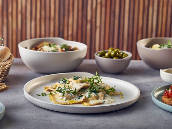 White Copenhagen Round Melamine Plate 28cm - Pack of 6 2 White Copenhagen Round Melamine Plate 28cm - Pack of 6 - Image 2