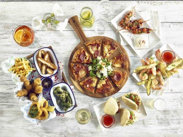 Acacia Wood Pizza Paddle 33cm Dia - Pack of 1 3 Acacia Wood Pizza Paddle 33cm Dia - Pack of 1 - Image 3