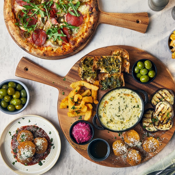 GenWare Acacia Wood Pizza Paddle 36cm Dia 4 GenWare Acacia Wood Pizza Paddle 36cm Dia - Image 4