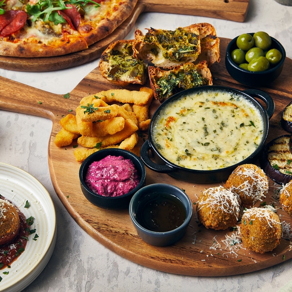 GenWare Acacia Wood Pizza Paddle 36cm Dia 2 GenWare Acacia Wood Pizza Paddle 36cm Dia - Image 2